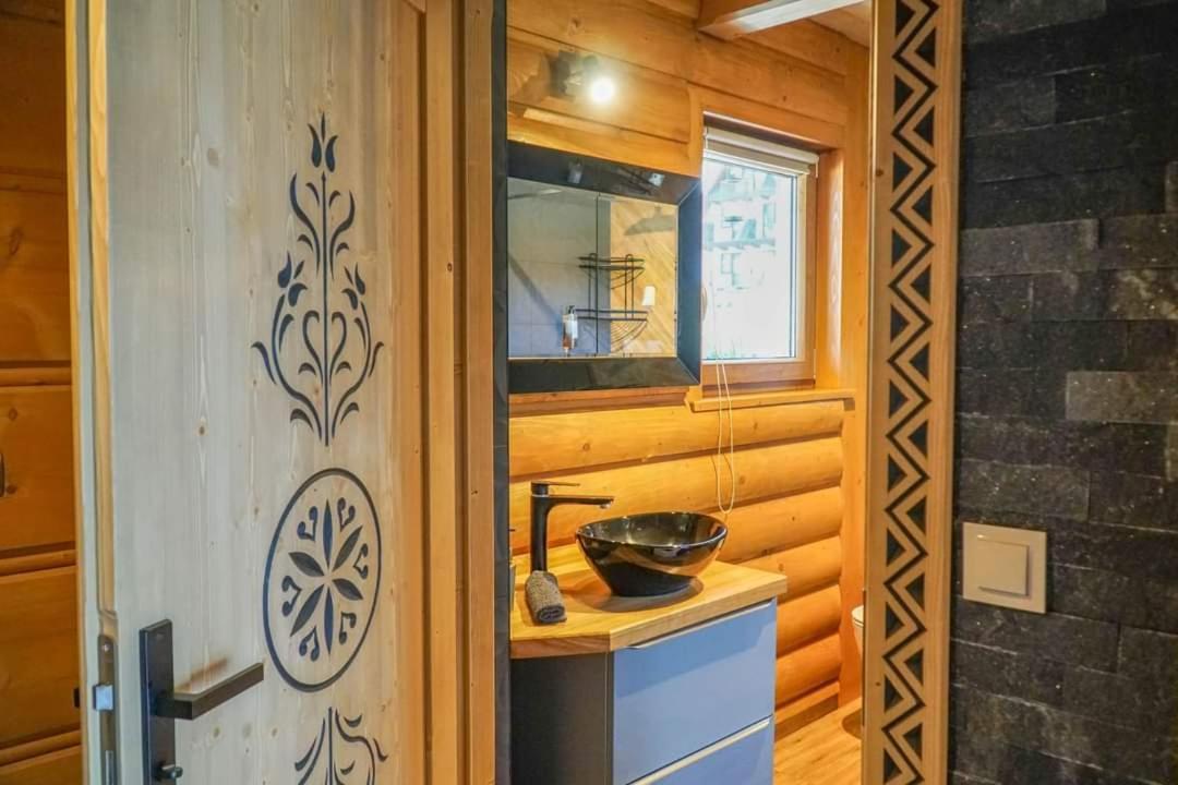 Domek Dream II Z Jacuzzi I Basenem ポロニン エクステリア 写真